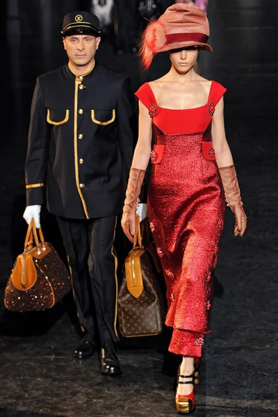 Look 13